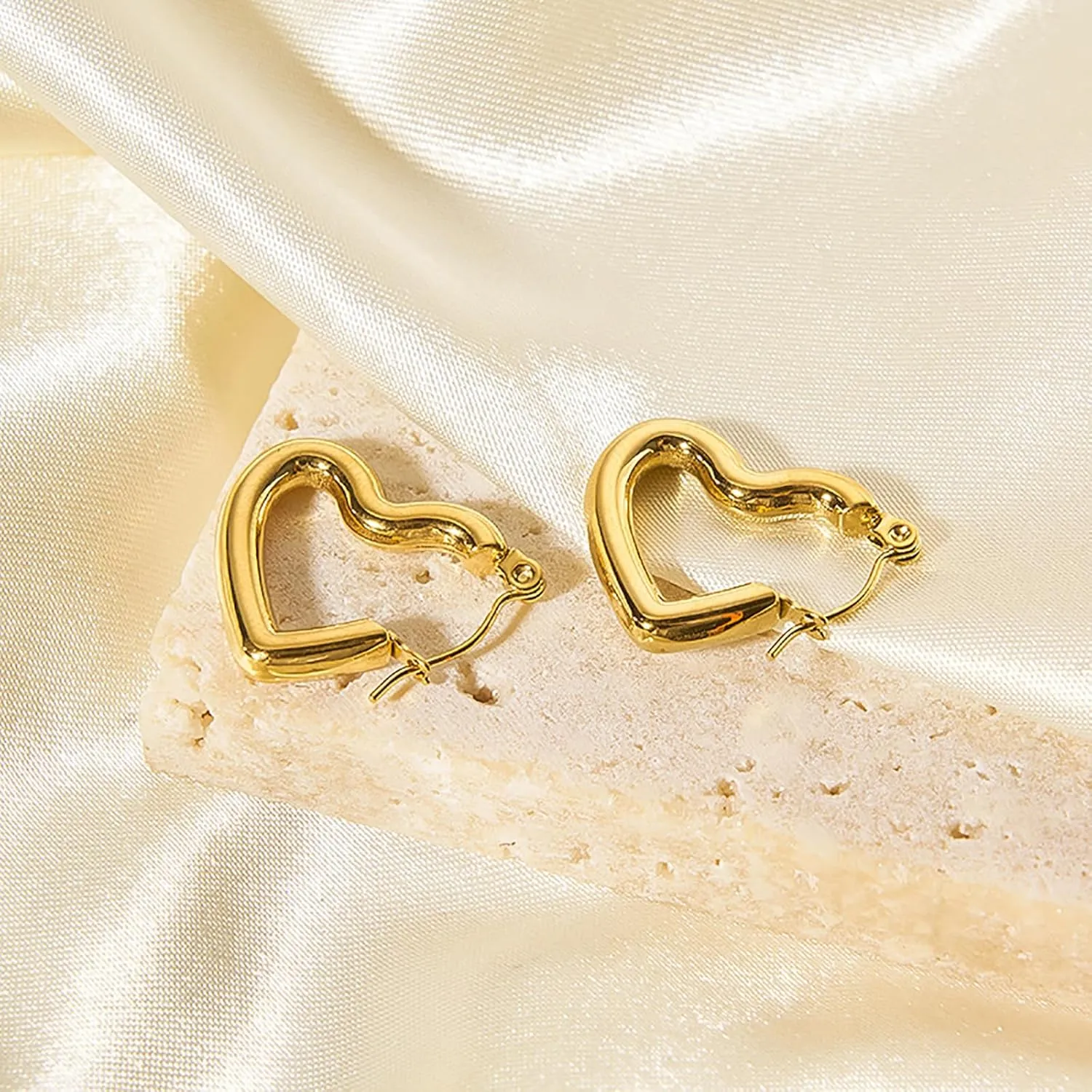 2 Pairs Gold Stainless Steel Drop Dangle Earrings Fish Hook Heart Earrings Flower Hoop Earrings for Women Teen Girls Piercing Ear Jewelry Gift for Holiday Anniversary