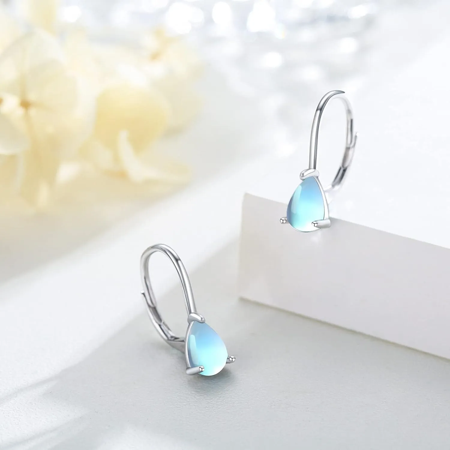 Dog Earrings for Women Small Hoops Earrings Sterling Silver Paw Print Huggie Hoop Earrings Puppy Hoops Cat Pet Paw Hoops Huggie Earrings Cartilage Earrings Cute Jewelry Gifts for Women Teen Girls