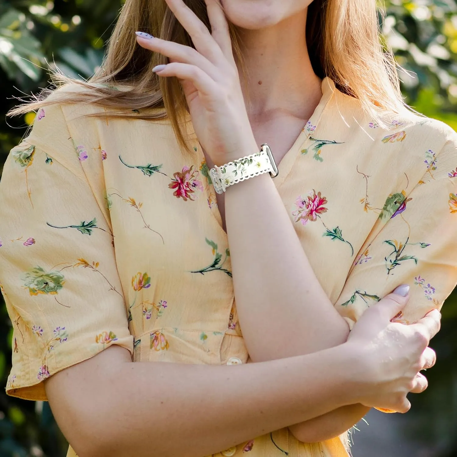 Floral Band Compatible with Apple Watch Band 38mm 40mm 41mm 42mm 44mm 45mm 46mm 49mm Women, Designer Cute Flower Print Pattern Soft Lace Silicone Strap for iWatch Band Series Ultra 10 9 8 7 SE 6 5 4 3 2 1