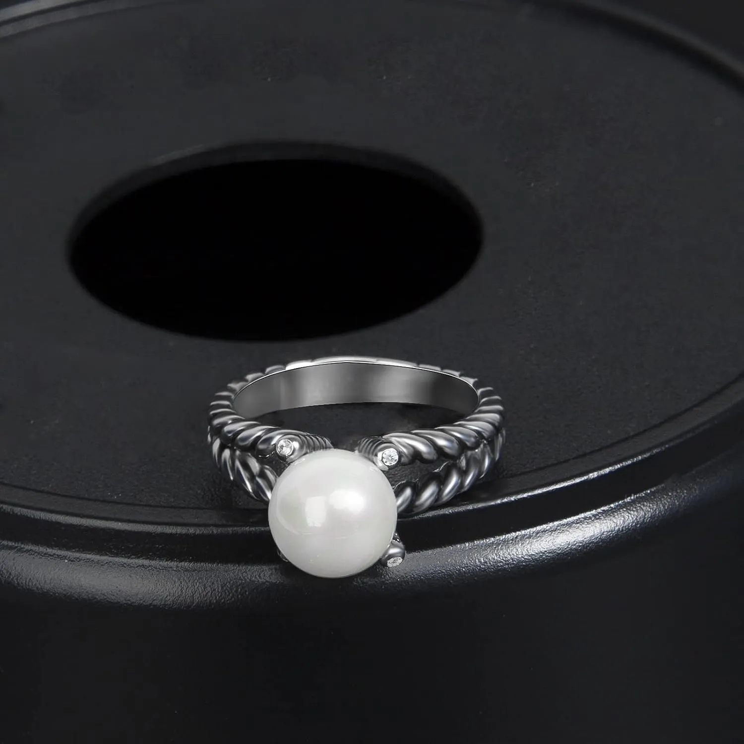 Imitation Pearl Ring Antique Designer Twisted Cable Wire Artificial Pearl Band Rings for Women Fashion Brand Wedding Jewelry Gift