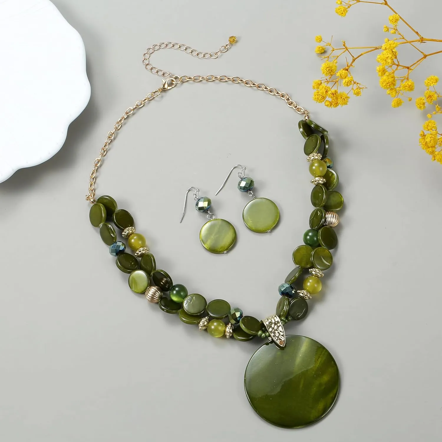 Layered Beads Statement Fashion Necklace Chunky Jewelry Set Big Colorful Glass Stone Circle Shell Pendant Choker Necklace and Earring Set for Women