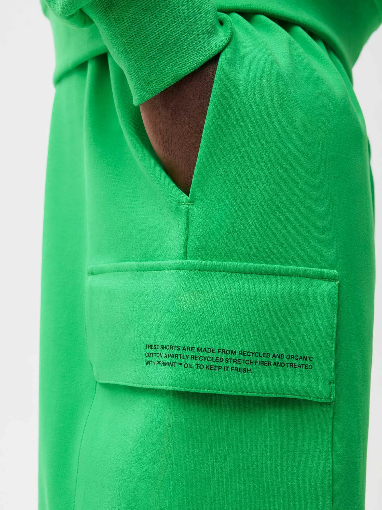 Mens Recycled Cotton Jersey Cargo Shorts—jade green