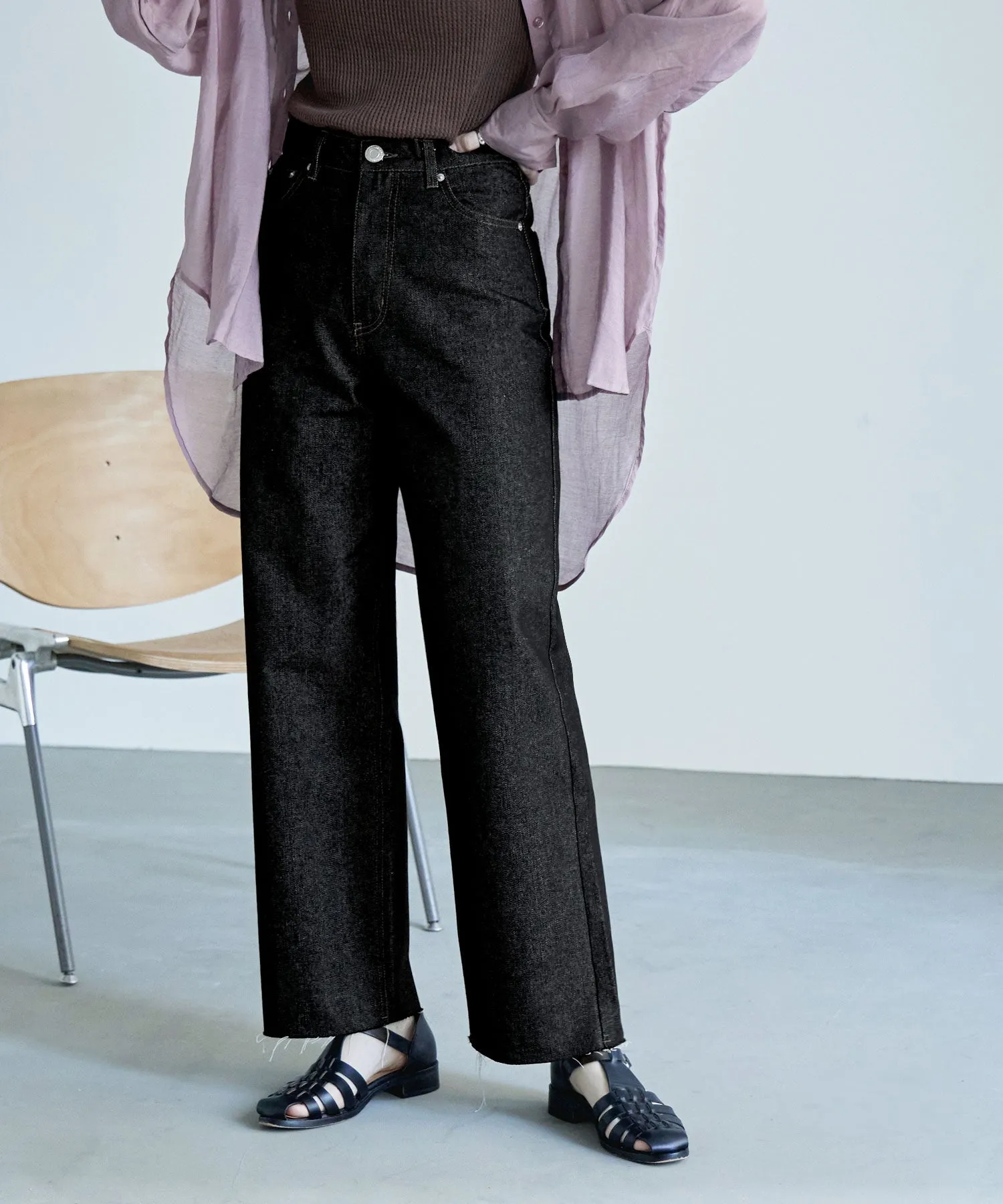 Rigid DENIM cut-off high waist pants