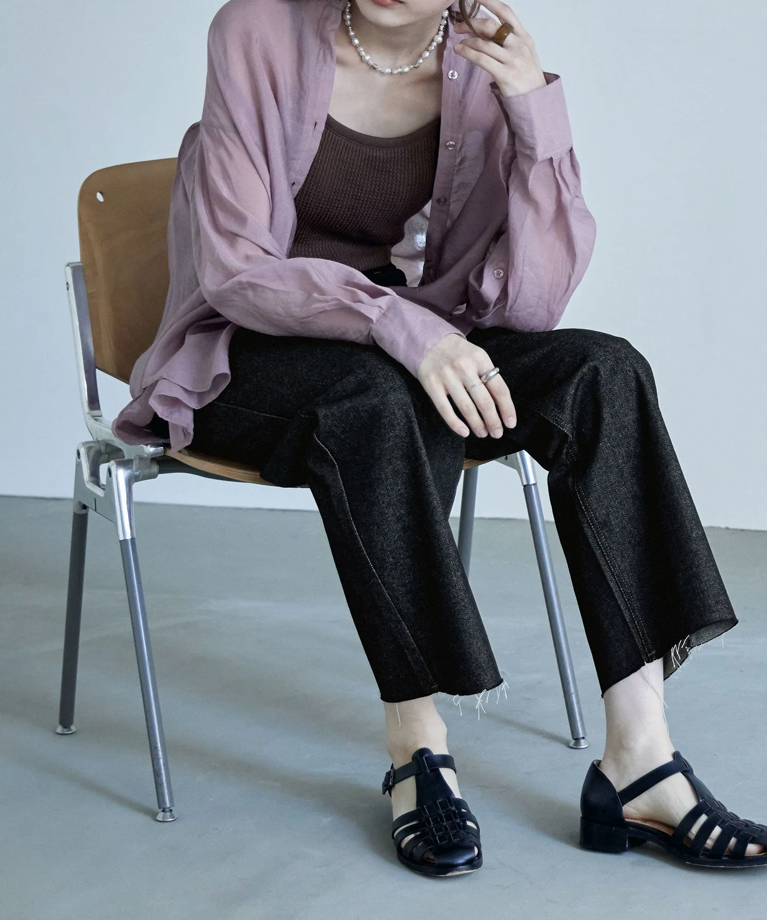 Rigid DENIM cut-off high waist pants