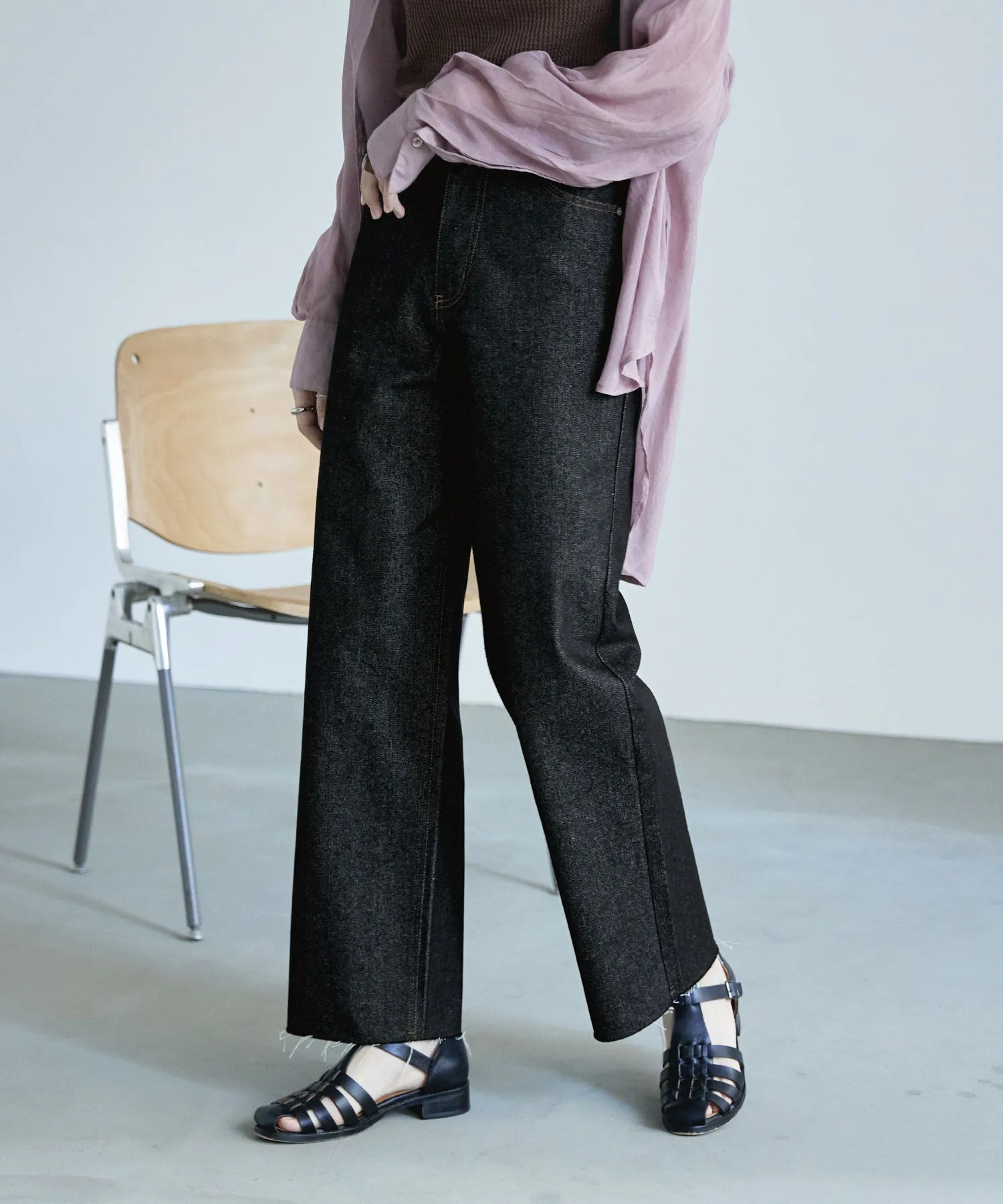 Rigid DENIM cut-off high waist pants