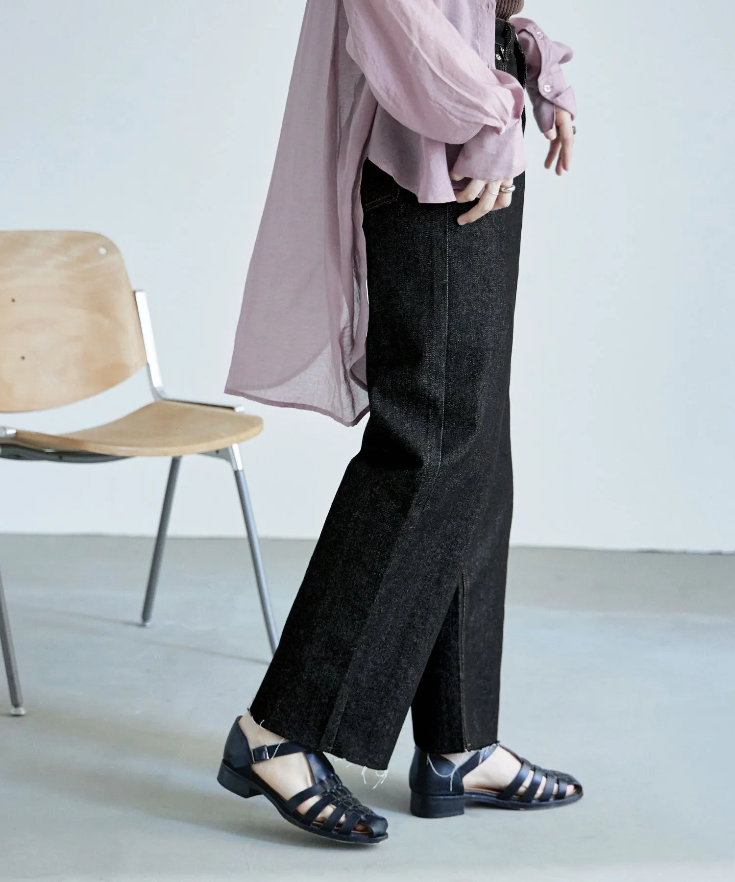 Rigid DENIM cut-off high waist pants