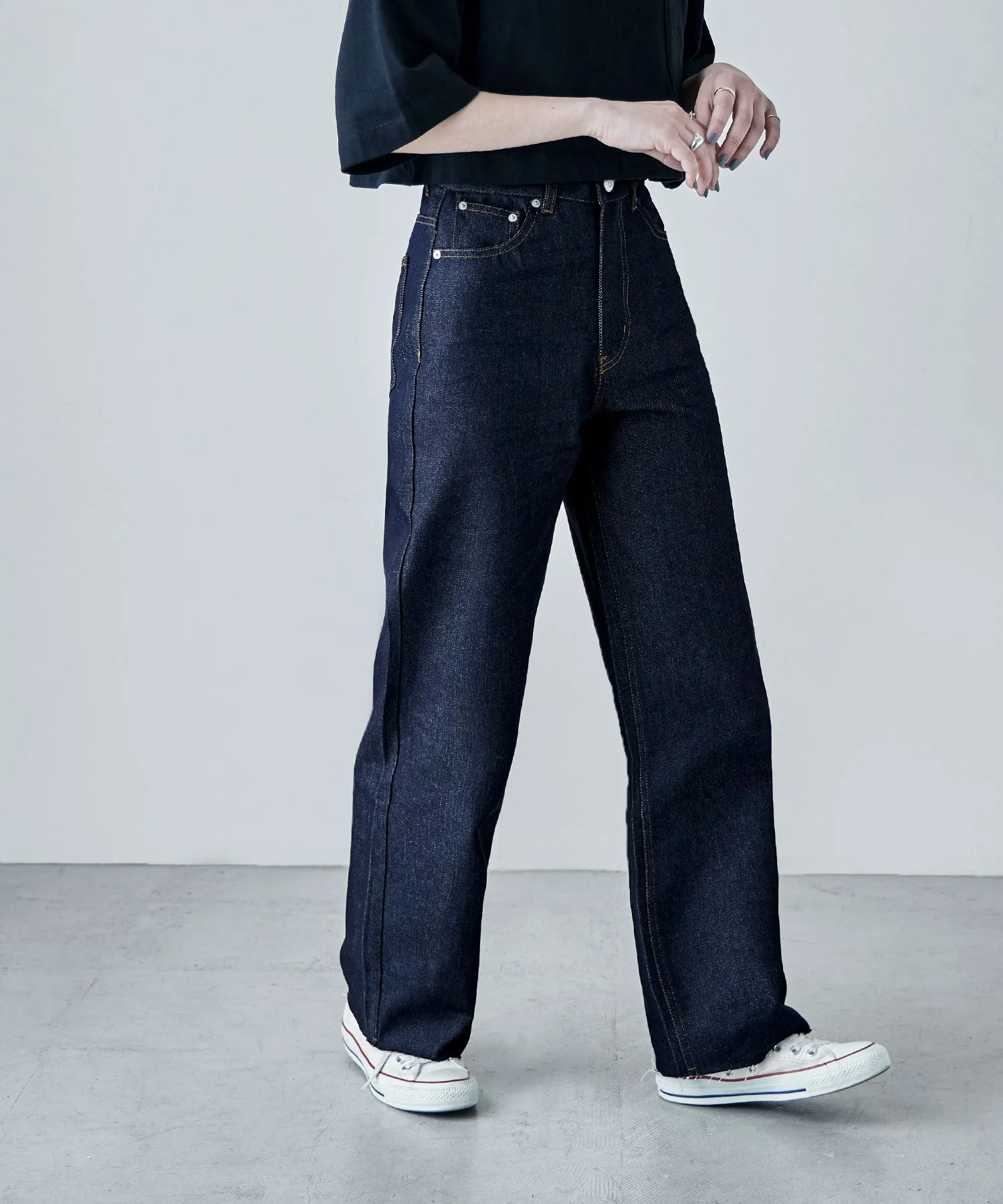 Rigid DENIM cut-off high waist pants