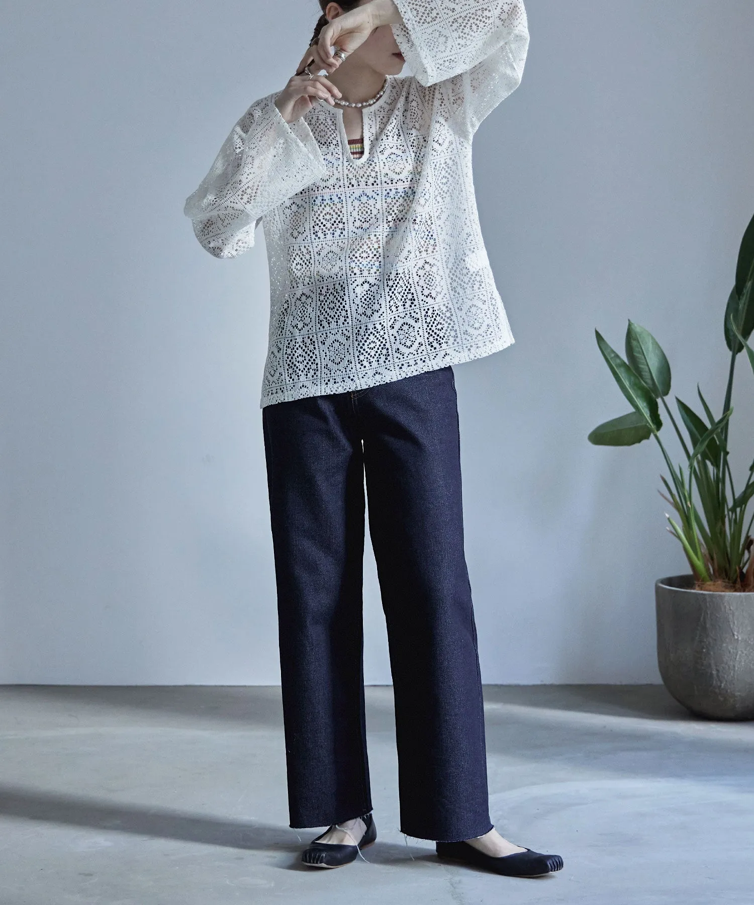 Rigid DENIM cut-off high waist pants