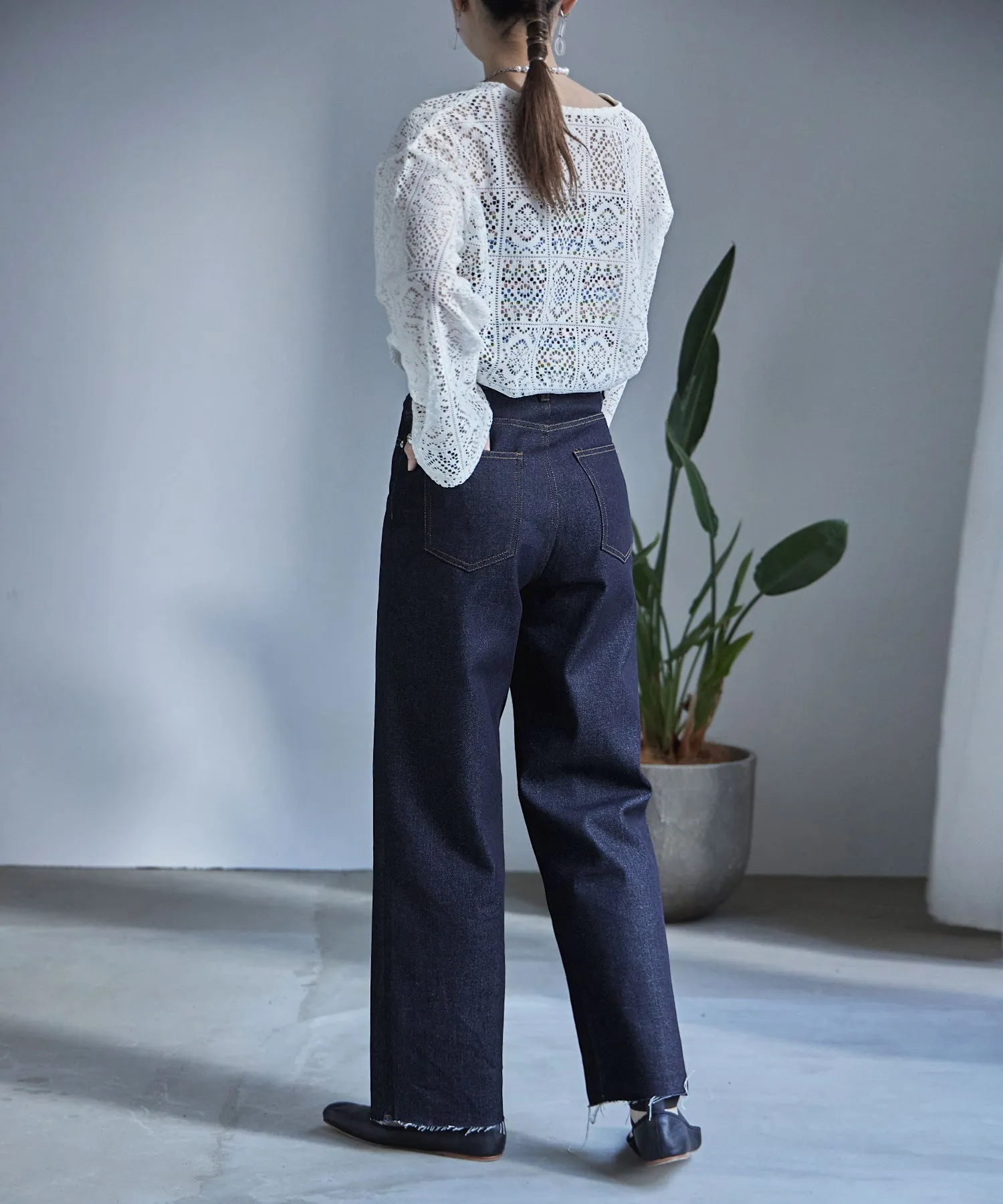 Rigid DENIM cut-off high waist pants