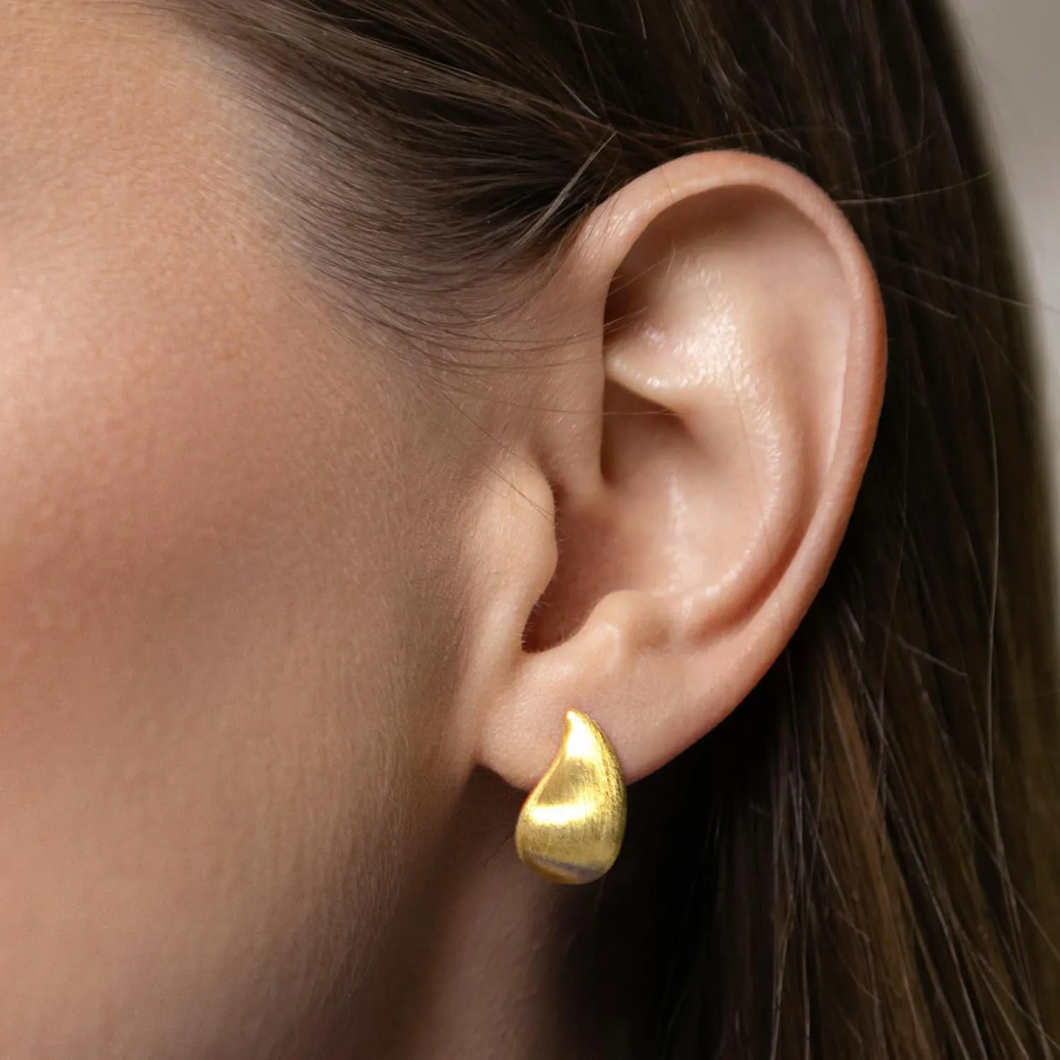 S925 Sterling Silver 18K Gold Plated Earrings for Women - Hypoallergenic Water Drop Pear Hoop Earrings - Chunky Dangle Teardrop Premium Jewelry Gift Set for Her