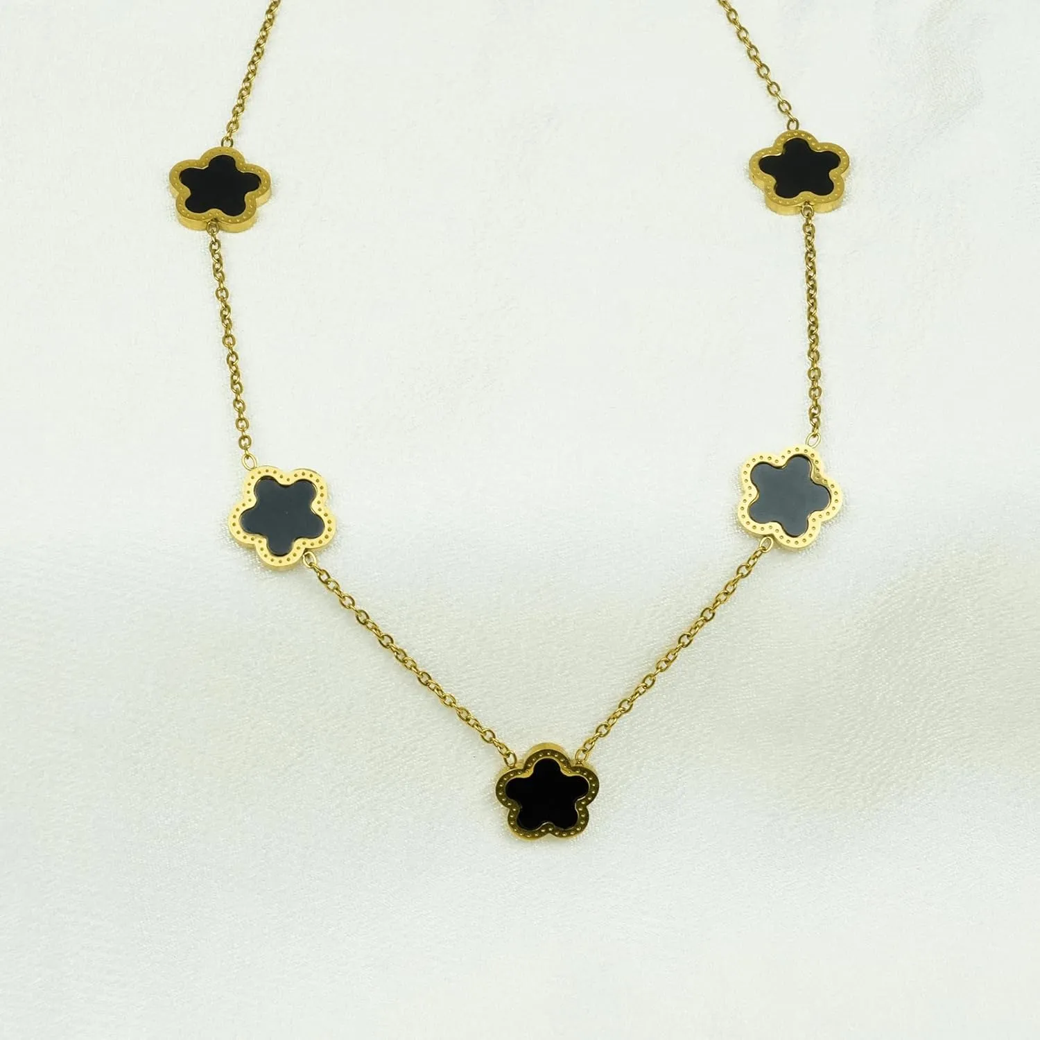 SHINYY 5 Leaf Clover Choker Necklace for Women 18K Gold Plated Stainless Steel Black Lucky Five Leaf Dangle Chain Jewelry Gift for Mother and Daughter
