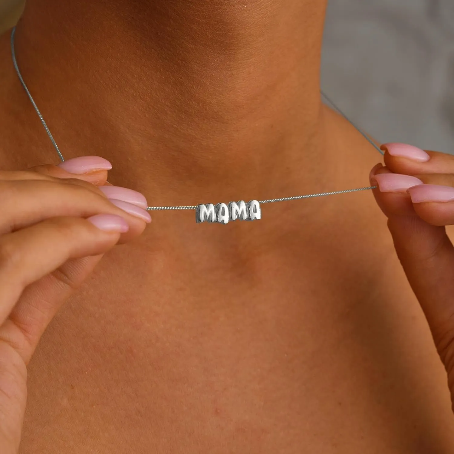 SLOONG Mama Necklace Letter Necklace 18K Gold Plated Dainty Mother and Daughter Matching Gift for New Mom Boyfriends Mom Women Mother's Day Mama Gifts
