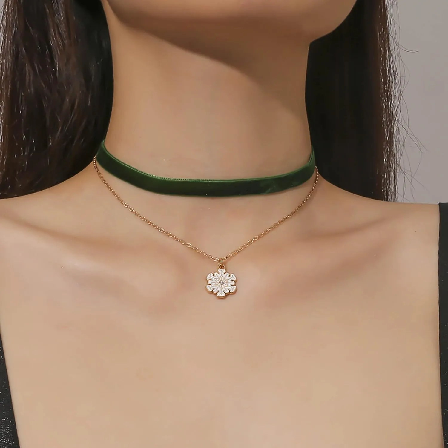 Vintage Layered Snowflake Necklace Red Velvet Choker Necklace Cz Snow Flower Necklace Snowflake Velvet Necklace Short Suede Collar Necklace Jewelry for Women